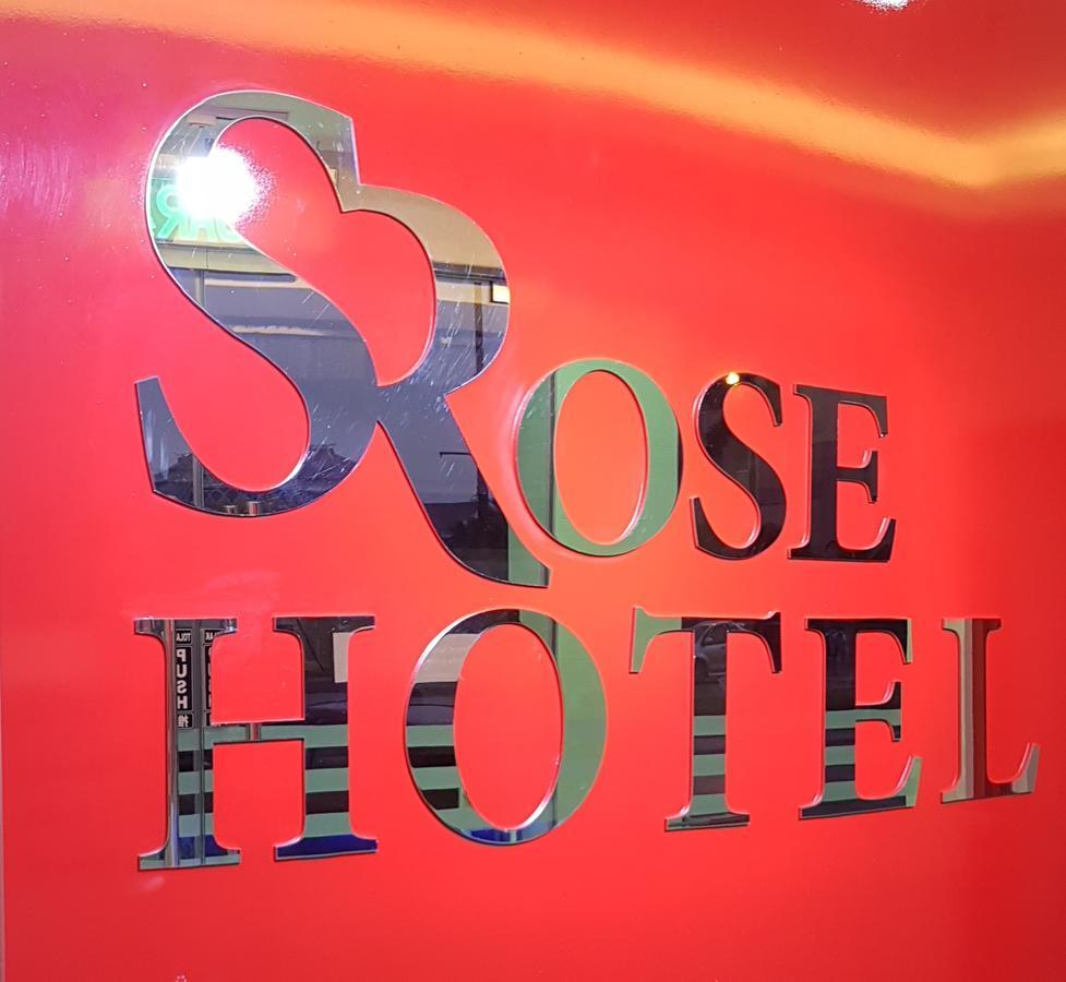 S Rose Hotel Sepang Bagian luar foto