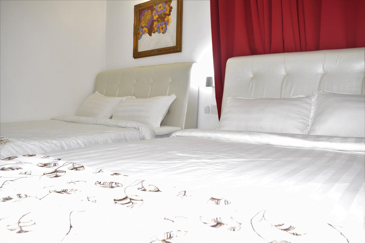 S Rose Hotel Sepang Bagian luar foto
